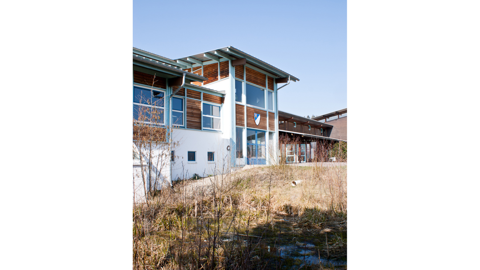 Blick von Westen auf Haupteingang